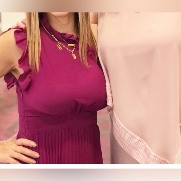 👗 - Picture 2 of 5